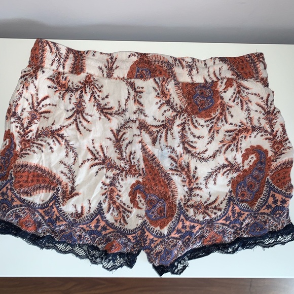 Shorts - Picture 3 of 3